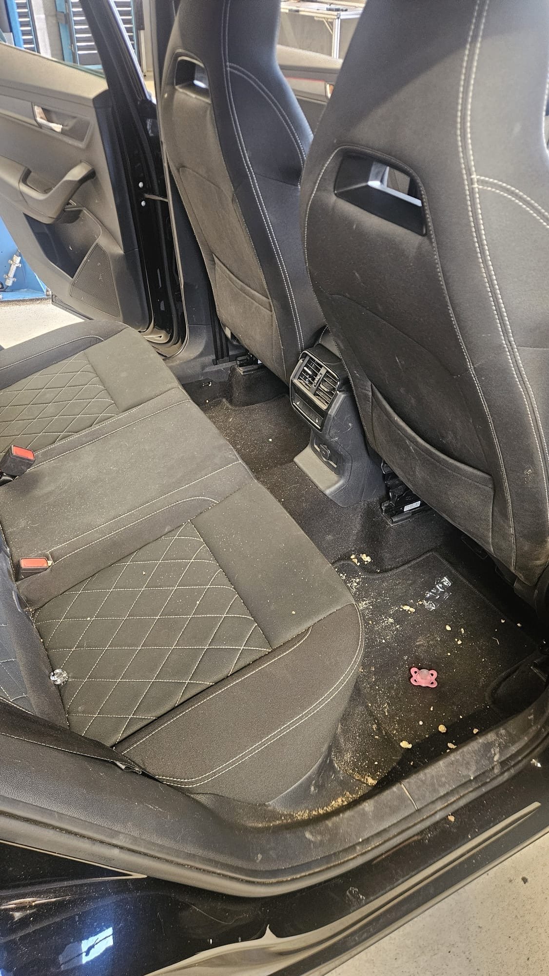 Heckbereich vor der Reinigung