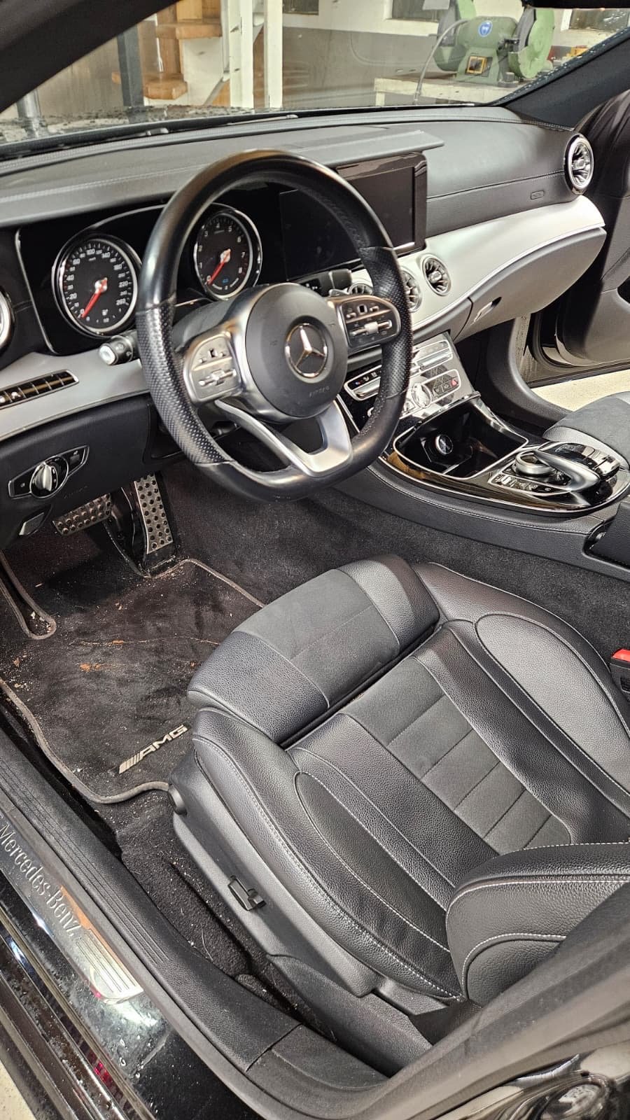 Mercedes Innenraum vor der Aufbereitung